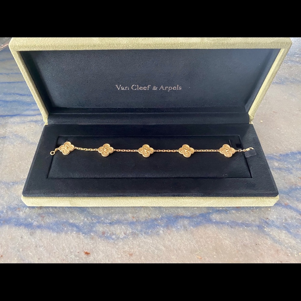 Van Cleef & Arpels jewelry box